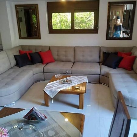 Apartment With Premium Facilities خانيا المظهر الخارجي الصورة