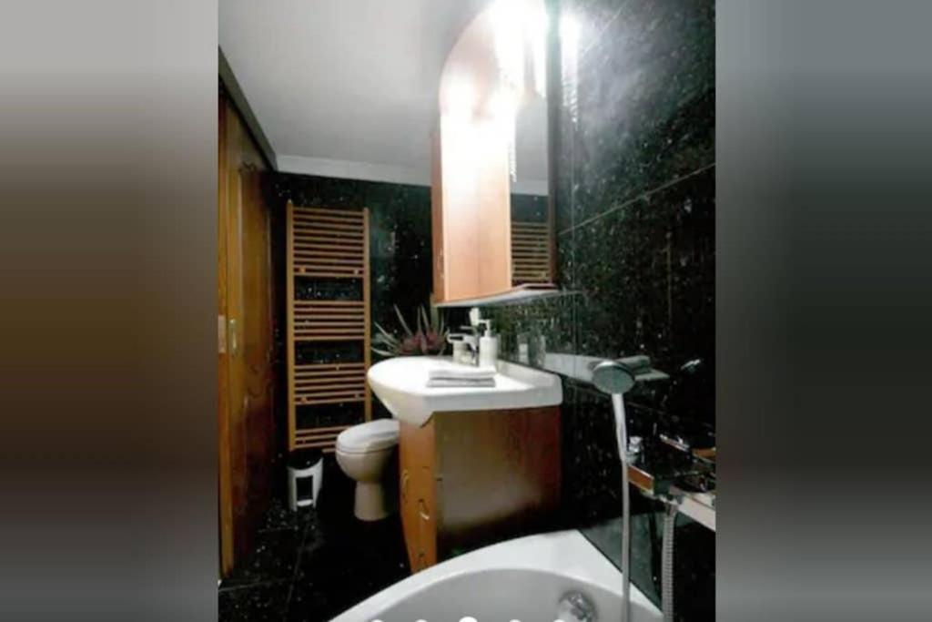 Apartment With Premium Facilities خانيا المظهر الخارجي الصورة
