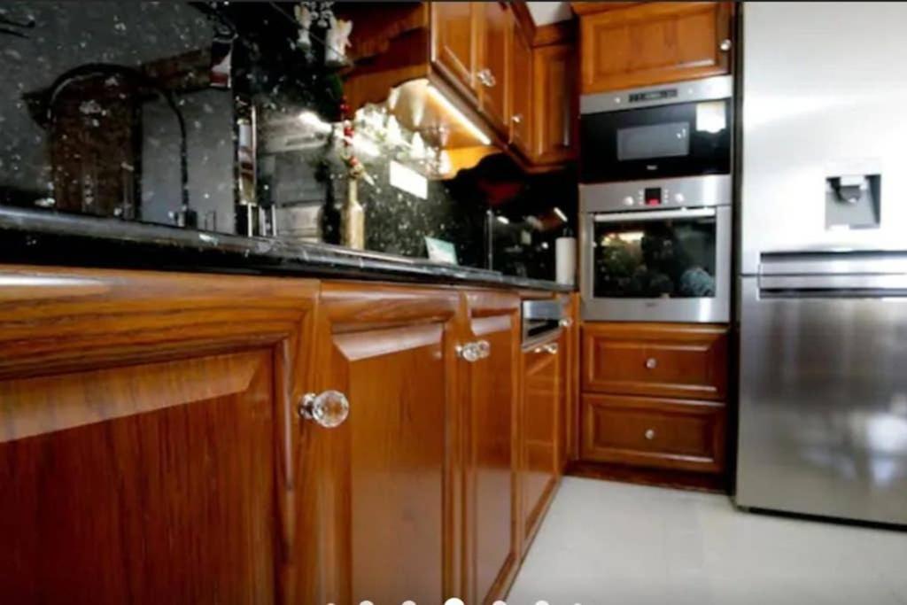 Apartment With Premium Facilities خانيا المظهر الخارجي الصورة