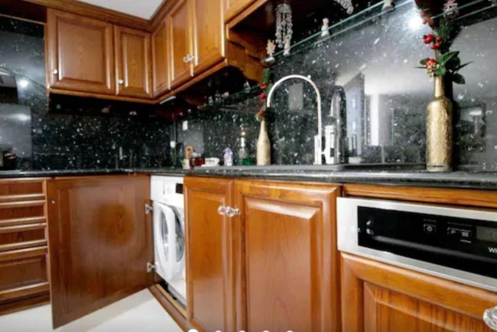 Apartment With Premium Facilities خانيا المظهر الخارجي الصورة
